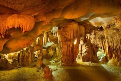 Discovering Me Cung Cave: A Masterpiece of Ha Long Bay