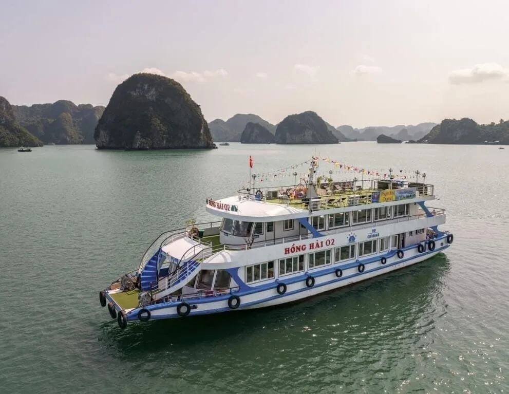 Du thuyền Hồng Hải