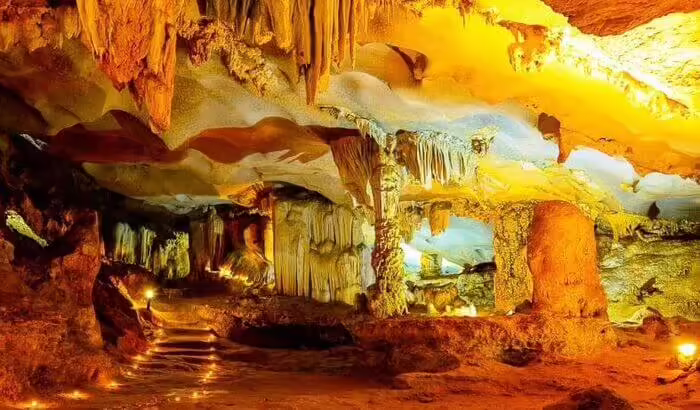 Me Cung cave - Halong Bay