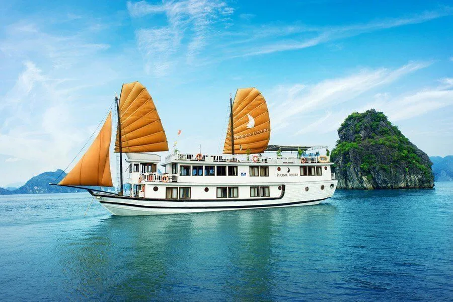 Tàu Phoenix cruise