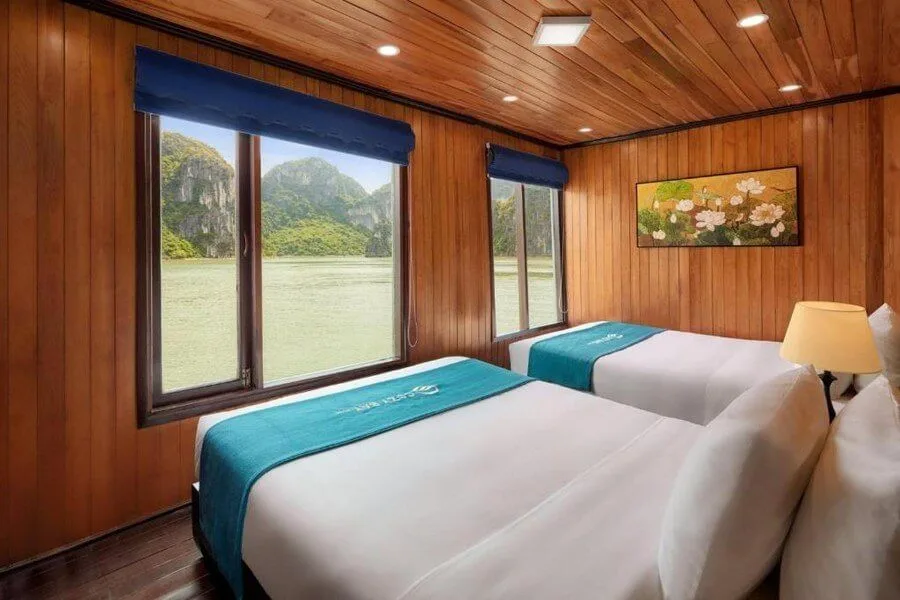 Tàu Cozy Bay Cruise