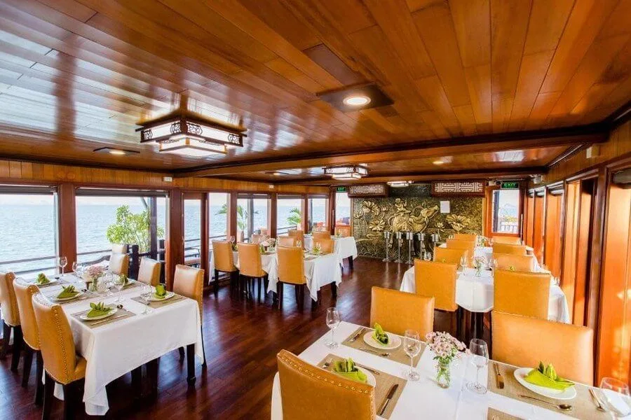 Du thuyền Victory cruise