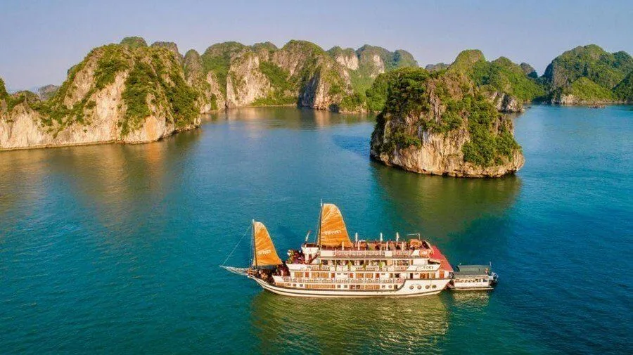 Du thuyền Victory cruise
