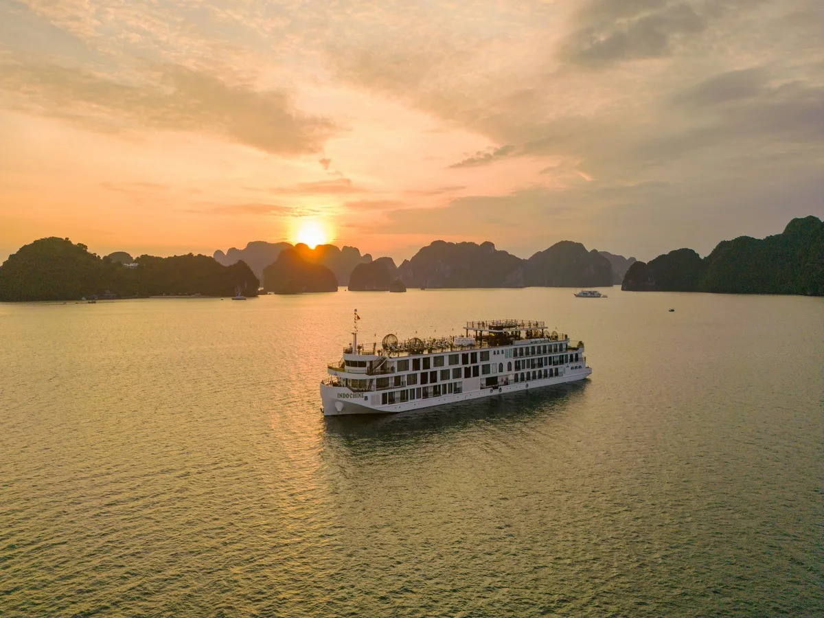 Overview Indochine Premium Luxurious Cruise In Halong Bay (copy)