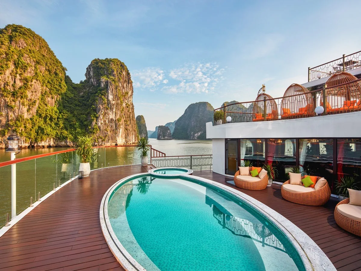 Pearl Pool Indochine Premium Cruise Halong Bay (2) (copy)
