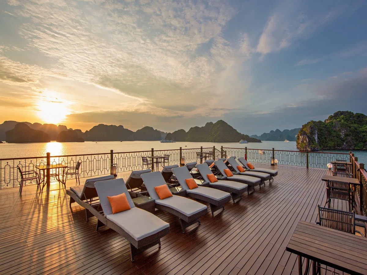 Infinity Deck Indochine Premium Halong Bay (copy)