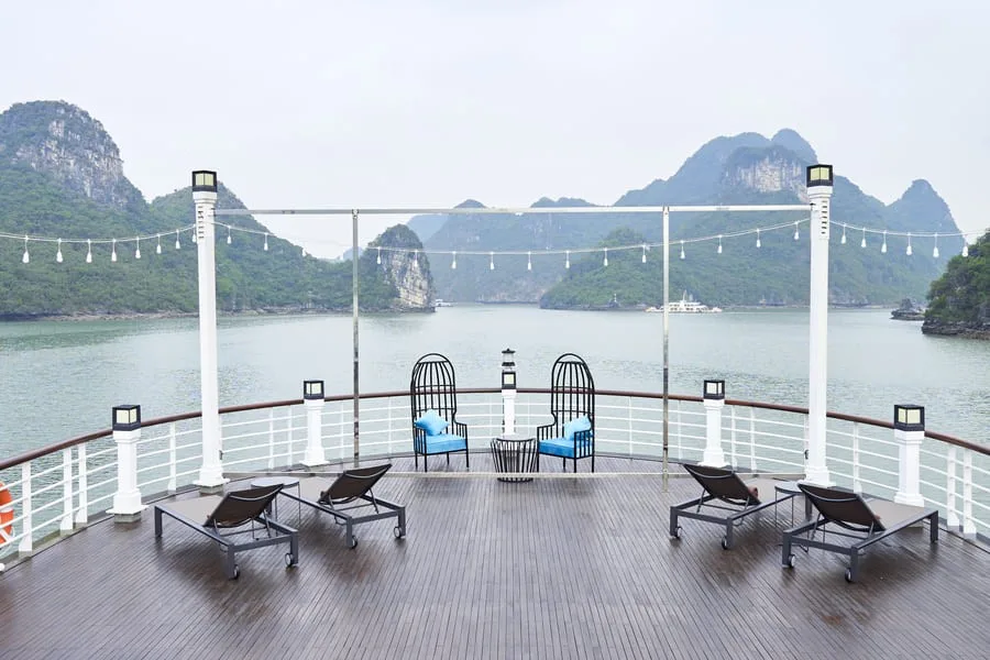 38. Sundeck