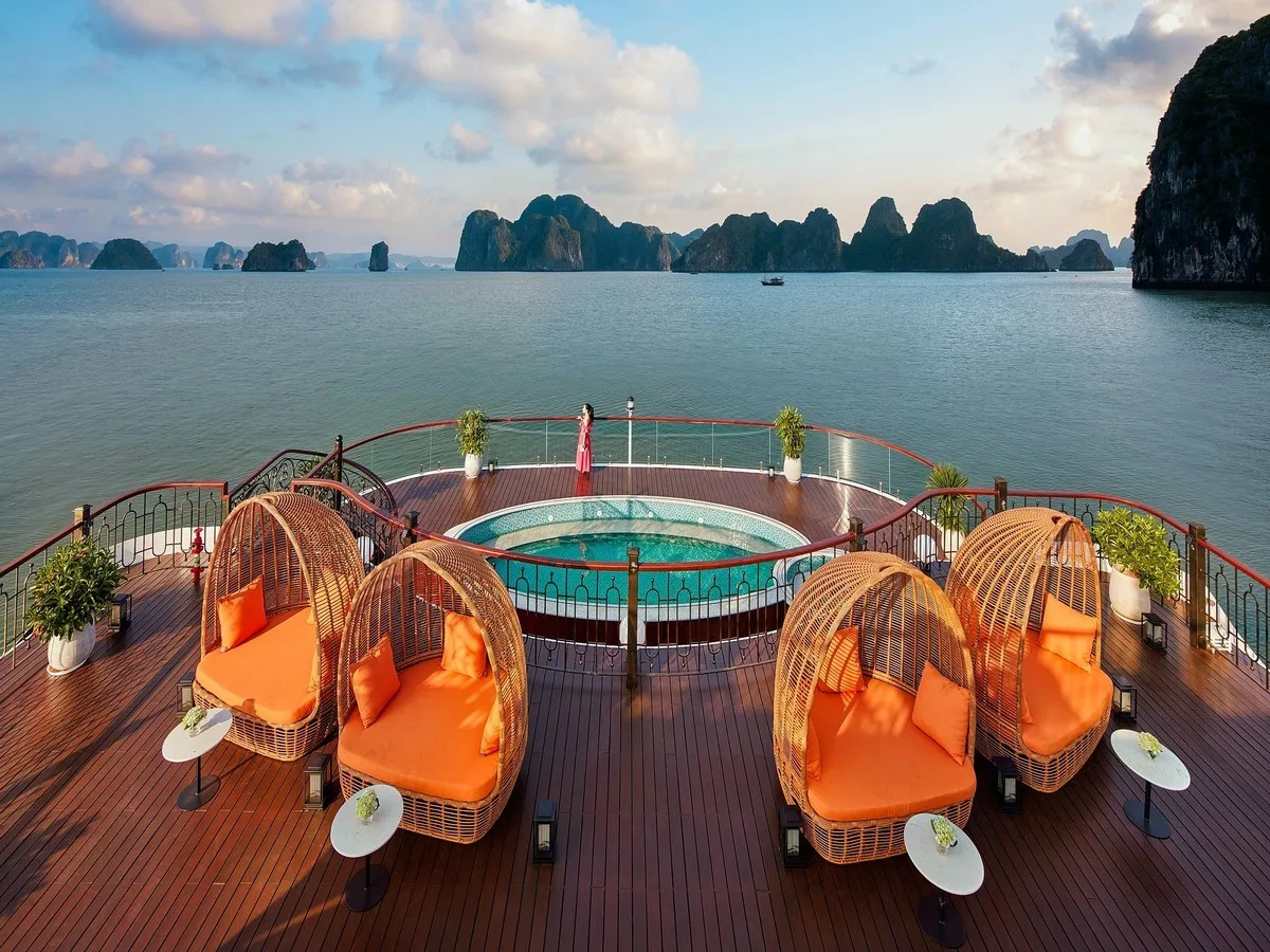 Sky Lounge Indochine Premium Cruise Tr (copy)