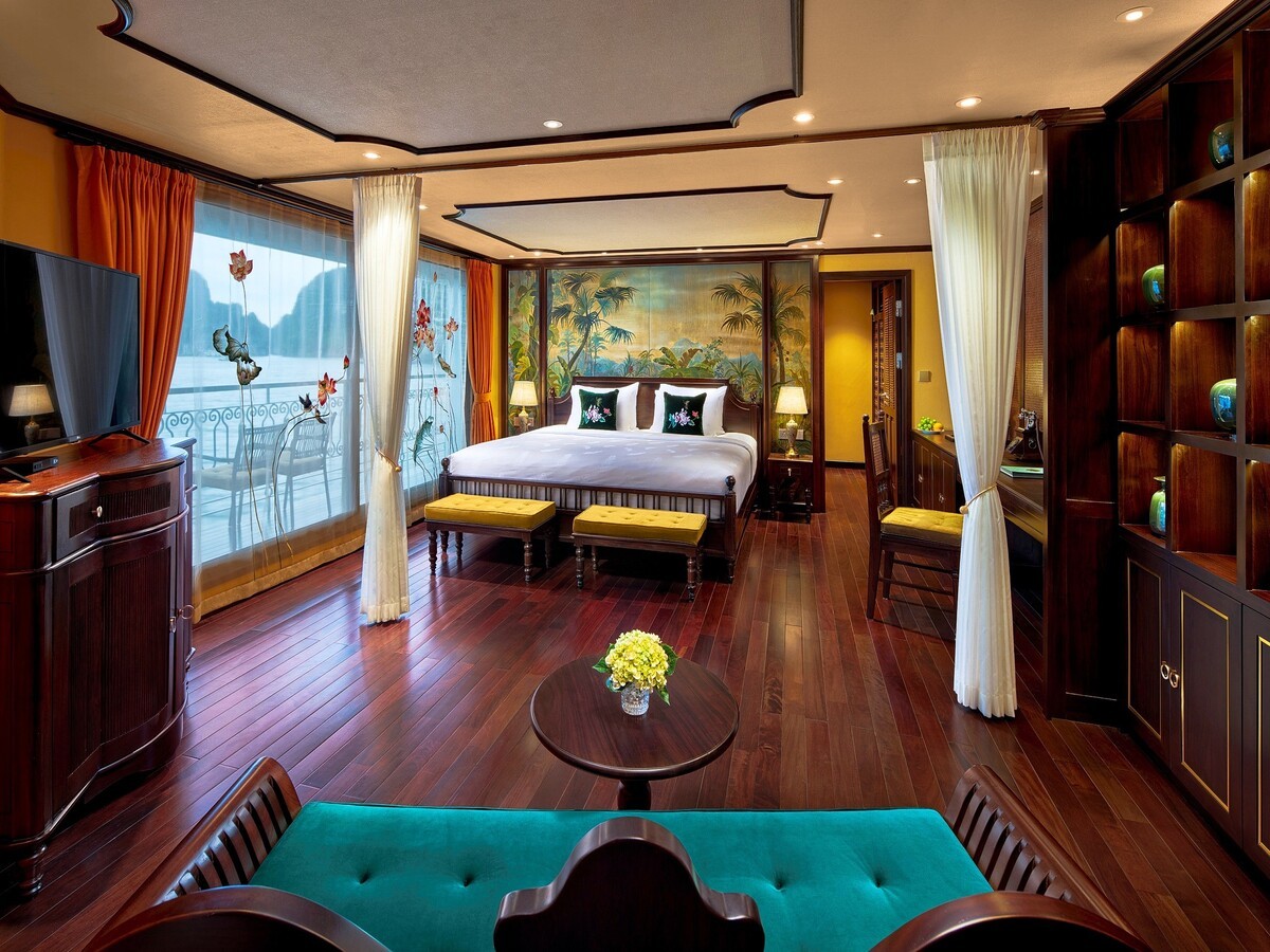 4.3. Executive Suite Room Indochine Premium Cruise