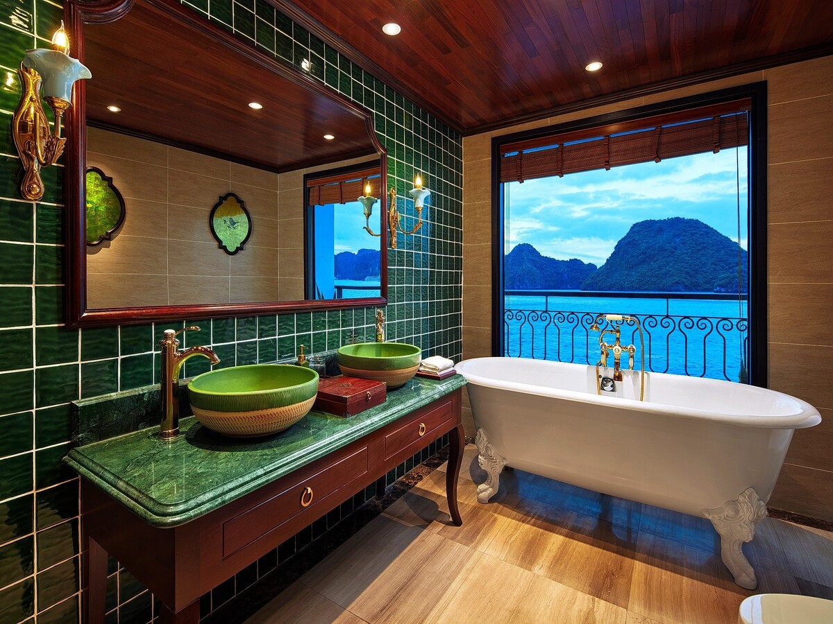 4.3. Executive Suite Room Indochine Premium Cruise(4)