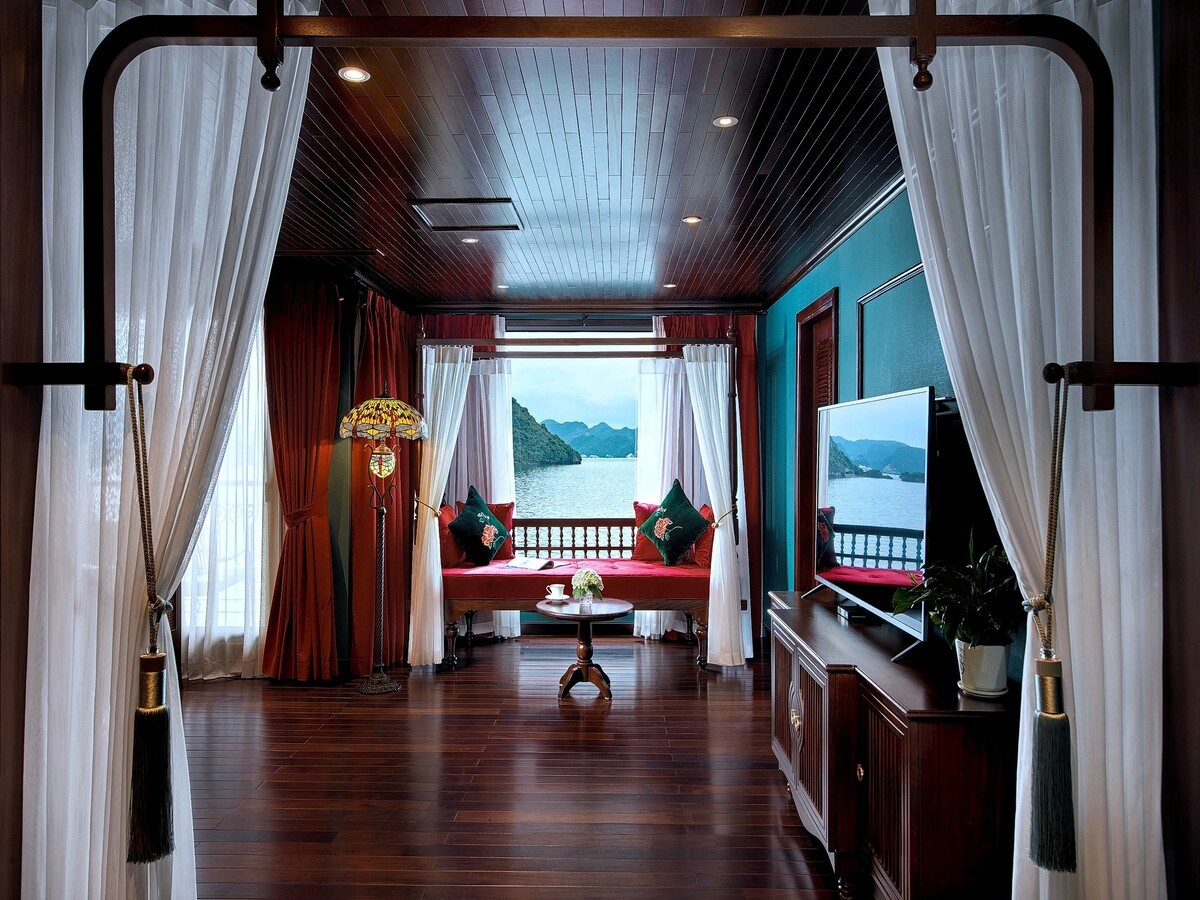 4.4. President Suite Room Indochine Premium Cruise(5)