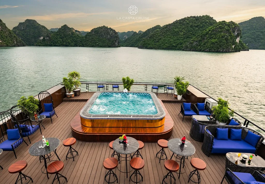 Du thuyền La Casta