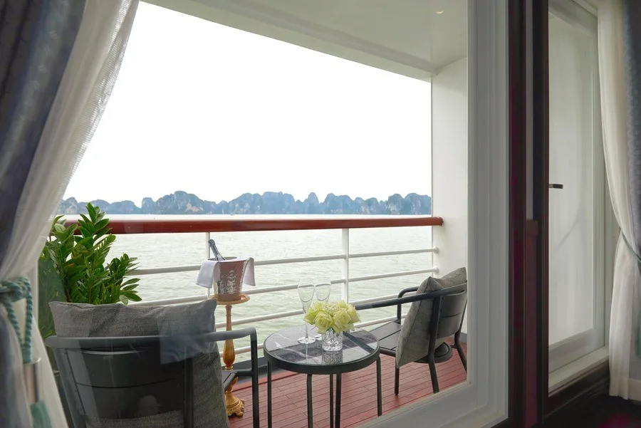 7. Grand Balcony