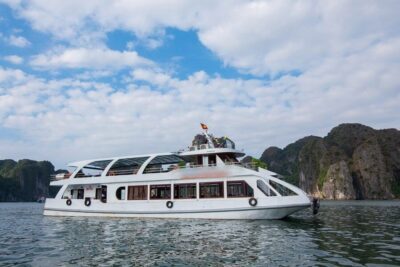 Alova Premium Cruise (72 guests), Halong Bay 7 Hour Tour