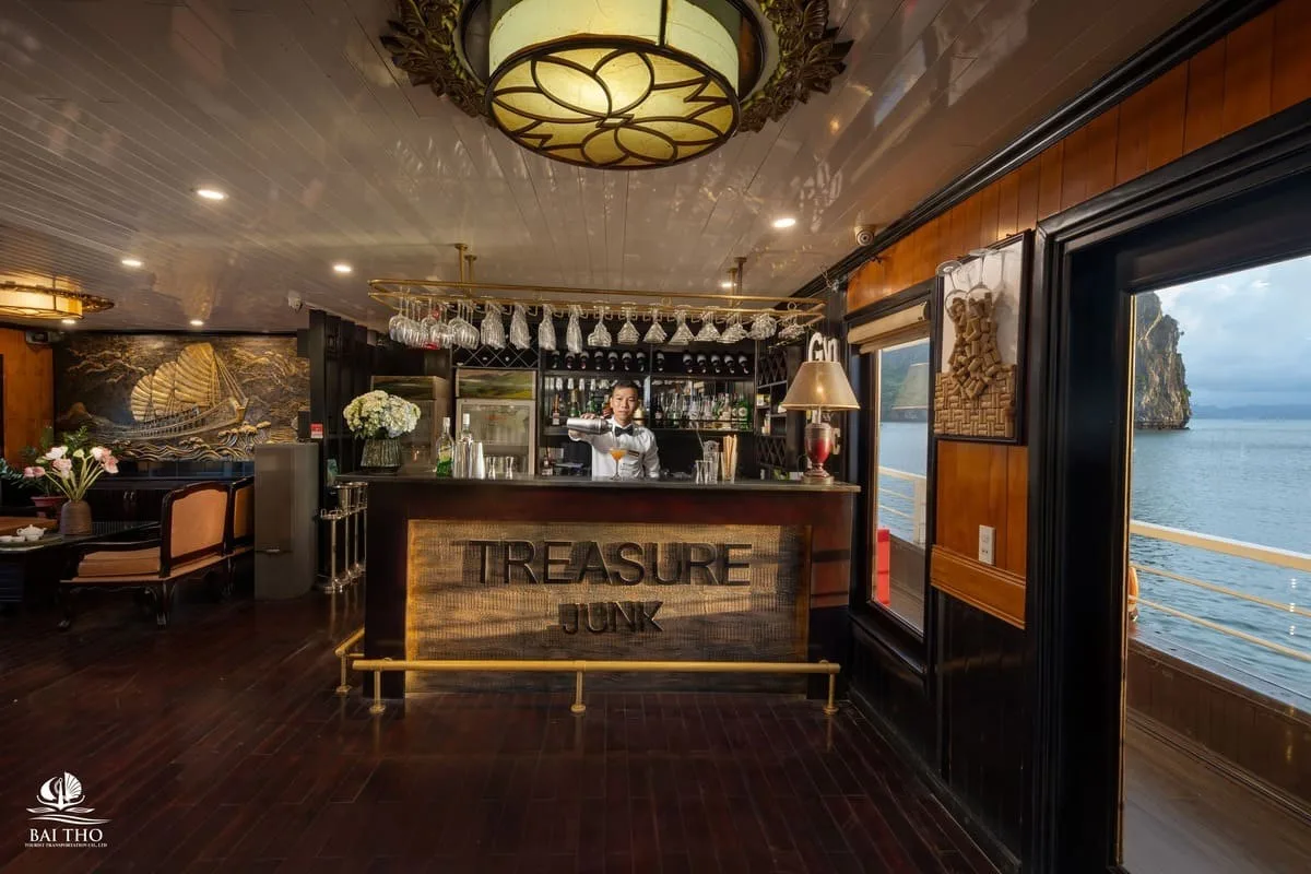 Du Thuyền Treasure Junk Bar 2