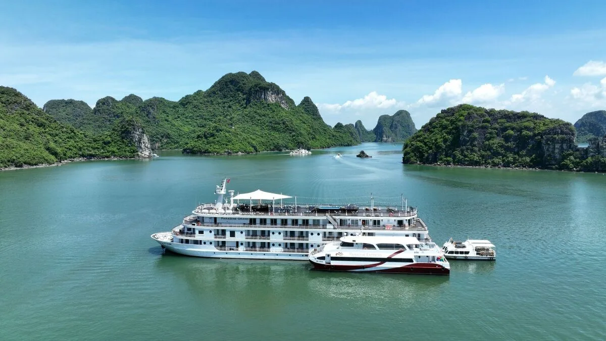 Du thuyền Paradise Grand Cat Ba 1
