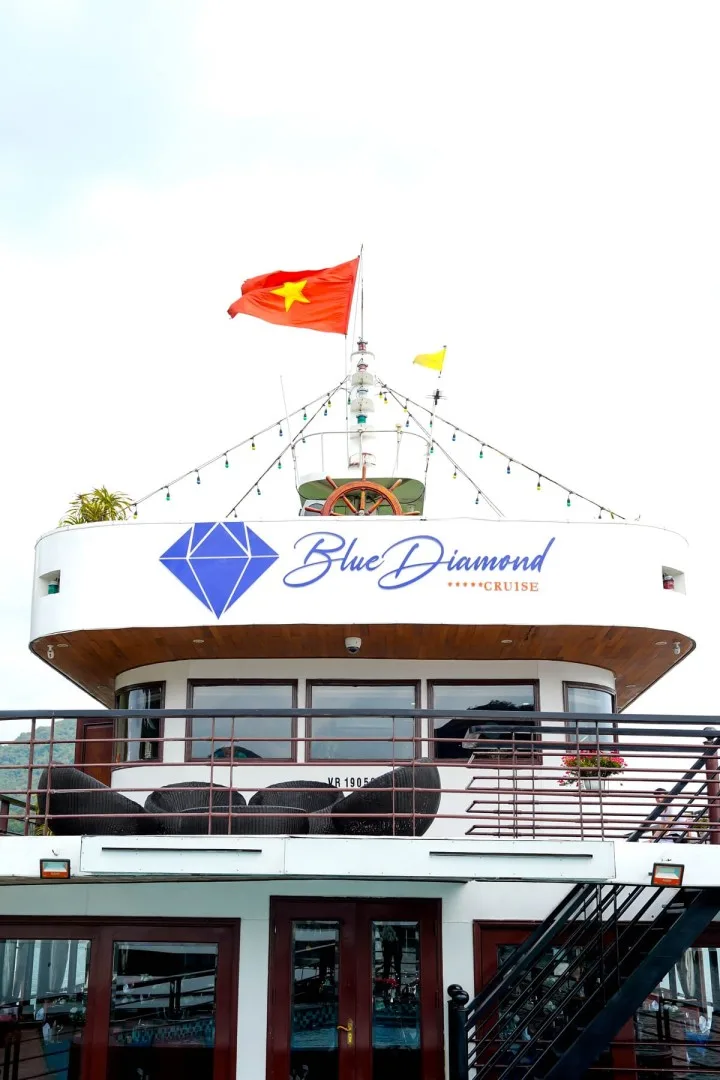 Du thuyền Blue Diamond Overview