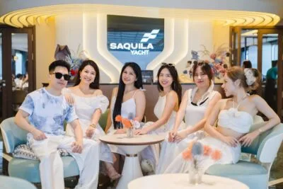 Chào Mừng 8/3: Tiệc Tối Sang Trọng Trên Du thuyền Vịnh Hạ Long