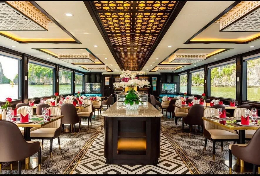 Du Thuyen Queen Cruise 3