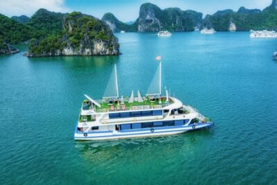 Queen Cruise (99 guests), Halong Bay 7 Hour Tour