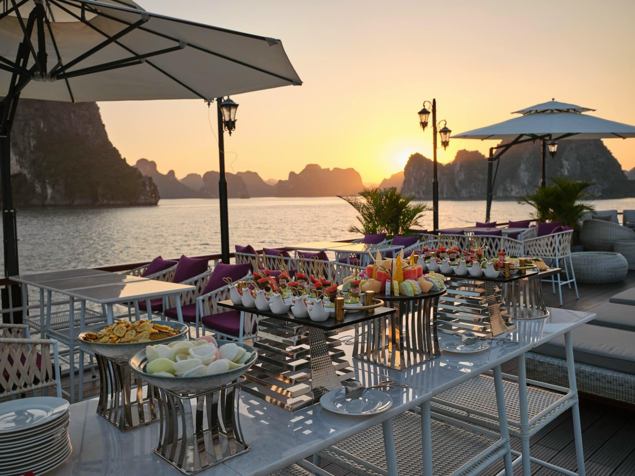 Iris Cruise, the new modern luxury cruise on Halong Bay 