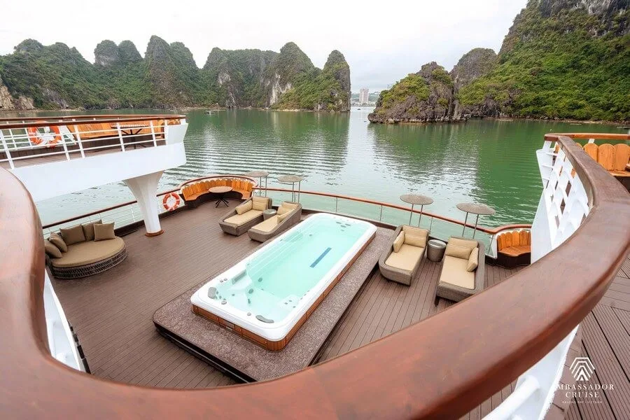 Jacuzzi Pool 1