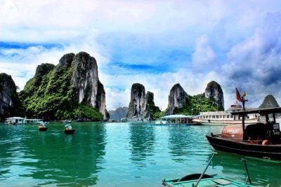 Halong Bay Half Day Tour (4 Hour) from Halong City