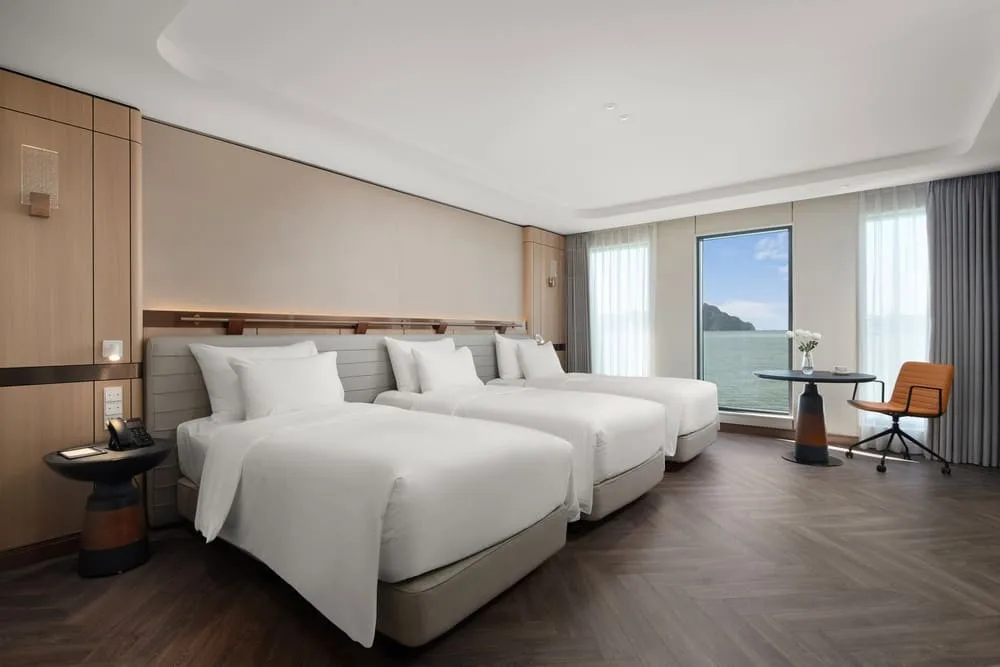 Ocean Suite Triple 01