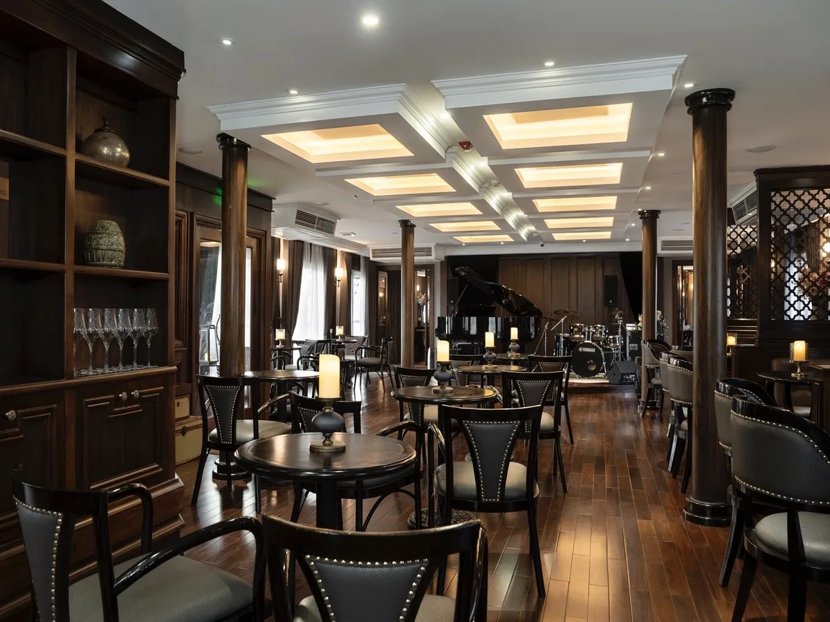Piano Lounge