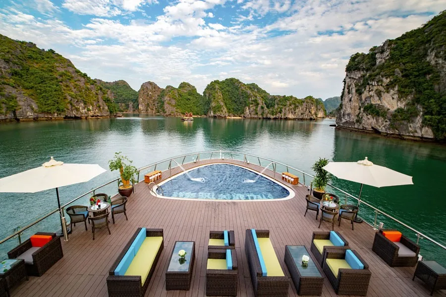 Du thuyền Stellar of the Sea