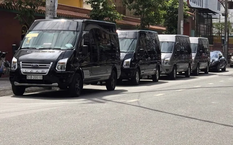 Private Car Transfer From Hanoi Airport To Hanoi Old 16 Seater 2