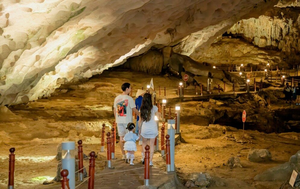 Thăm hang Sửng Sốt