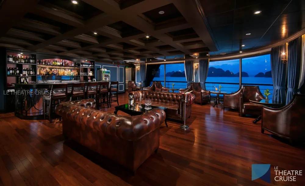 Second Floor Inside Bar 02