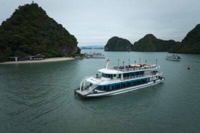 V Dream Cruise (99 guests), Halong Bay 6 Hour Tour