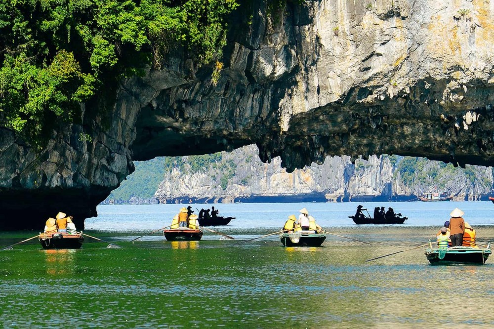 Catherine Cruise- kayaking at Luon Cave 