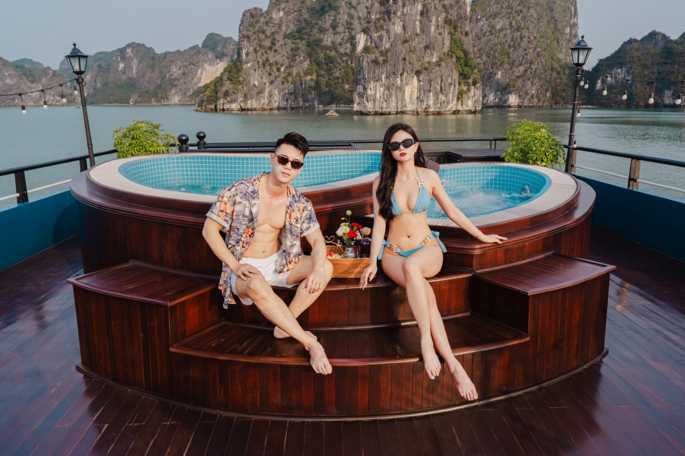 Du thuyền Pamela - check in cùng bể sục độc nhất vô nhị