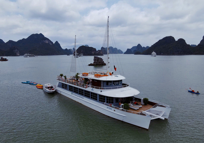 Du Thuyen Catamaran (11)