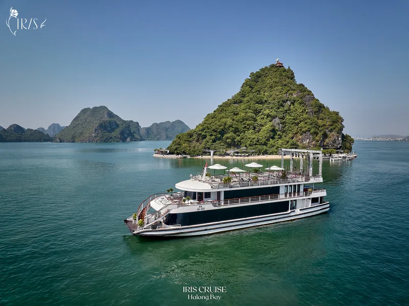 Du Thuyen Iris Cruise (1)
