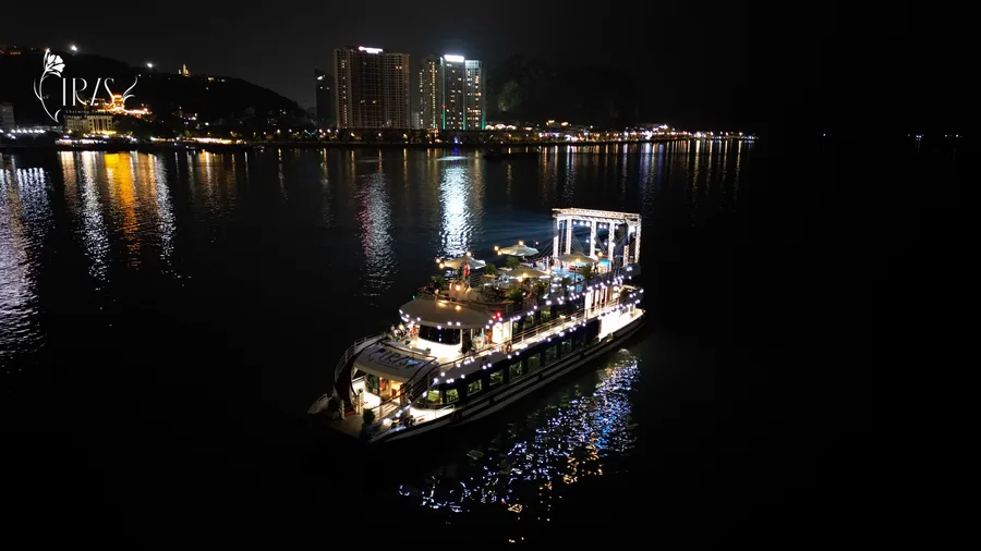 Iris dinner cruise tour 