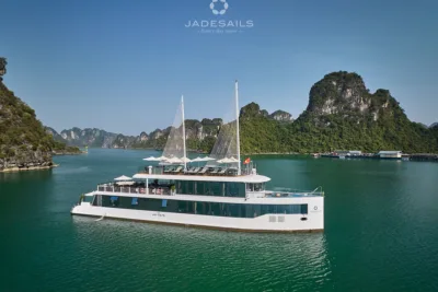 Du thuyền Jade Sails (90 khách), Tour Vịnh Lan Hạ 7,5h