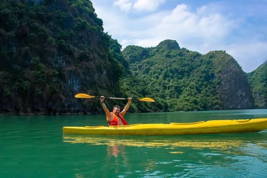 Kayaking Luon Cave 6tt