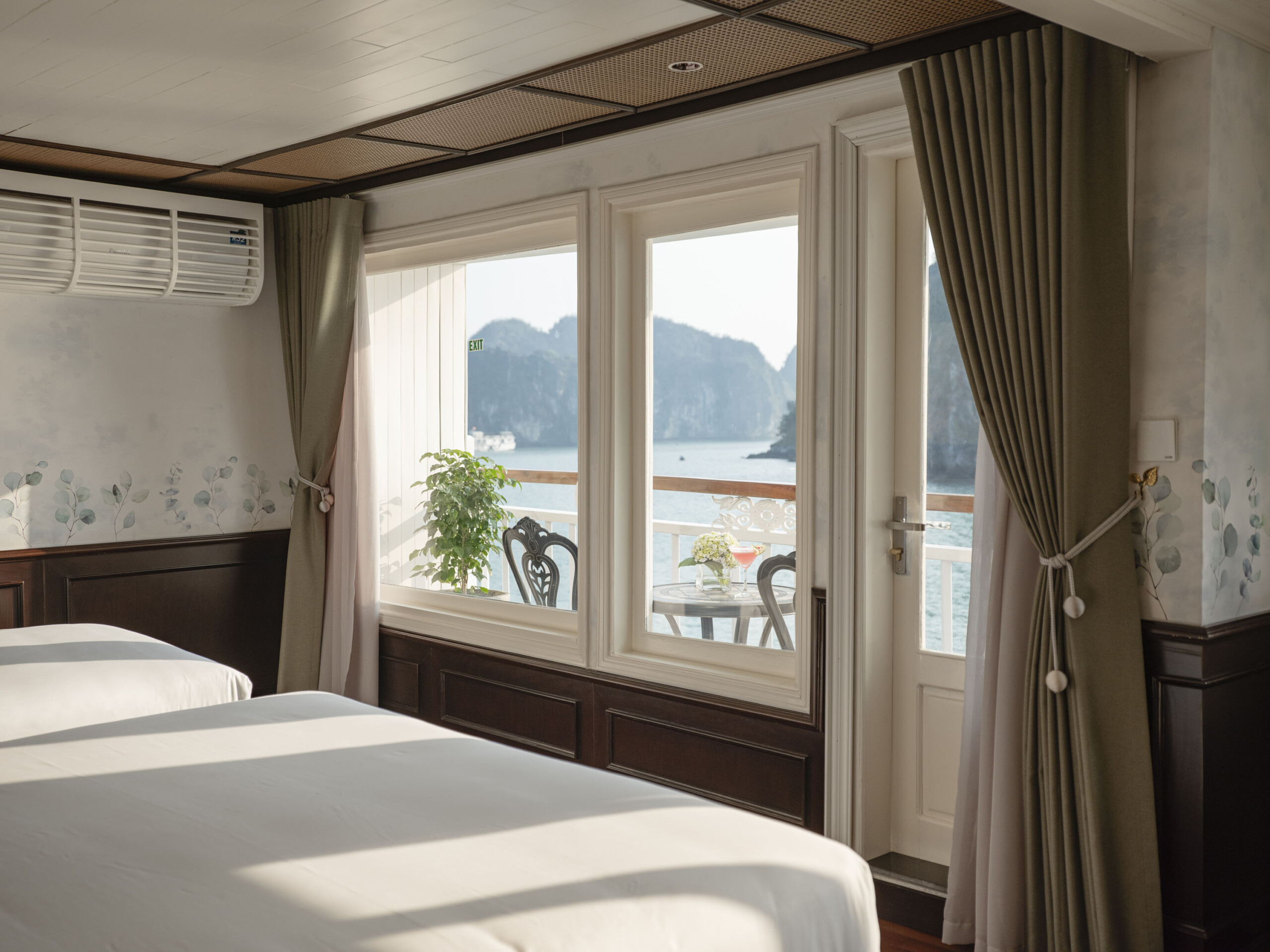 Royal Family Suite (6)