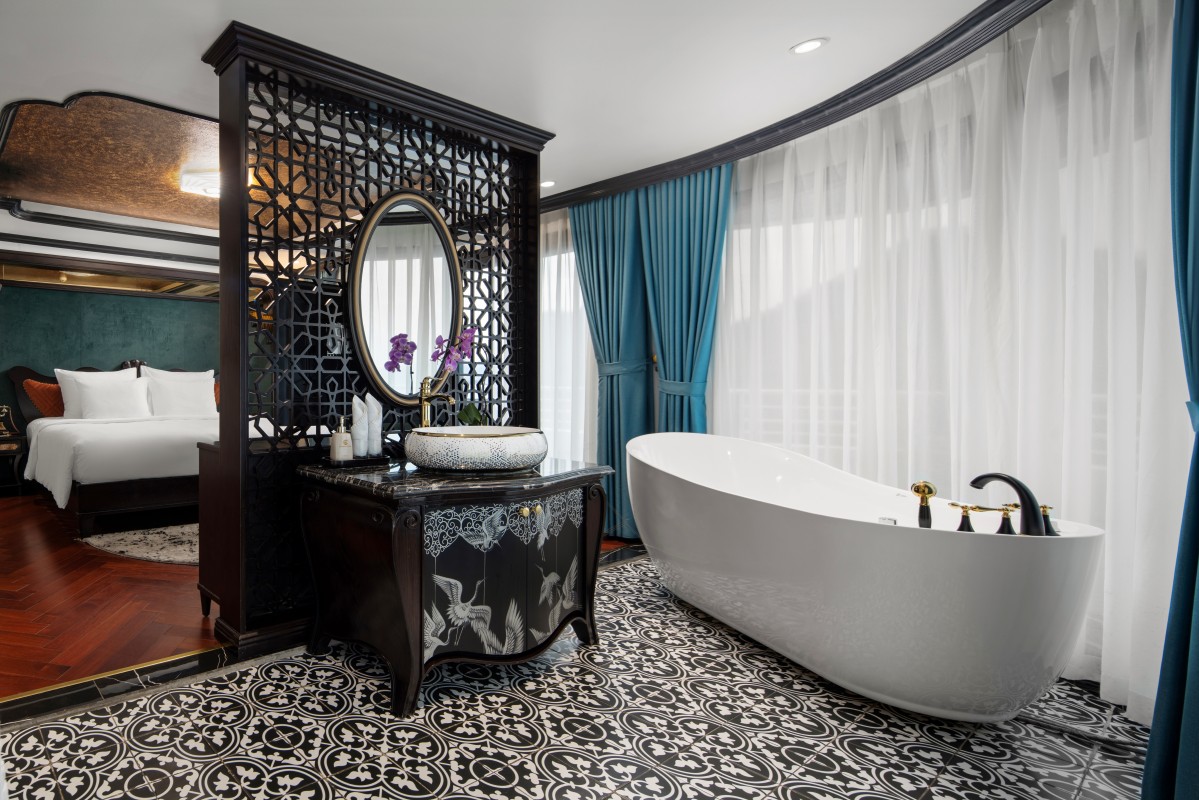 Royal Suite Catherine Cruise (2)