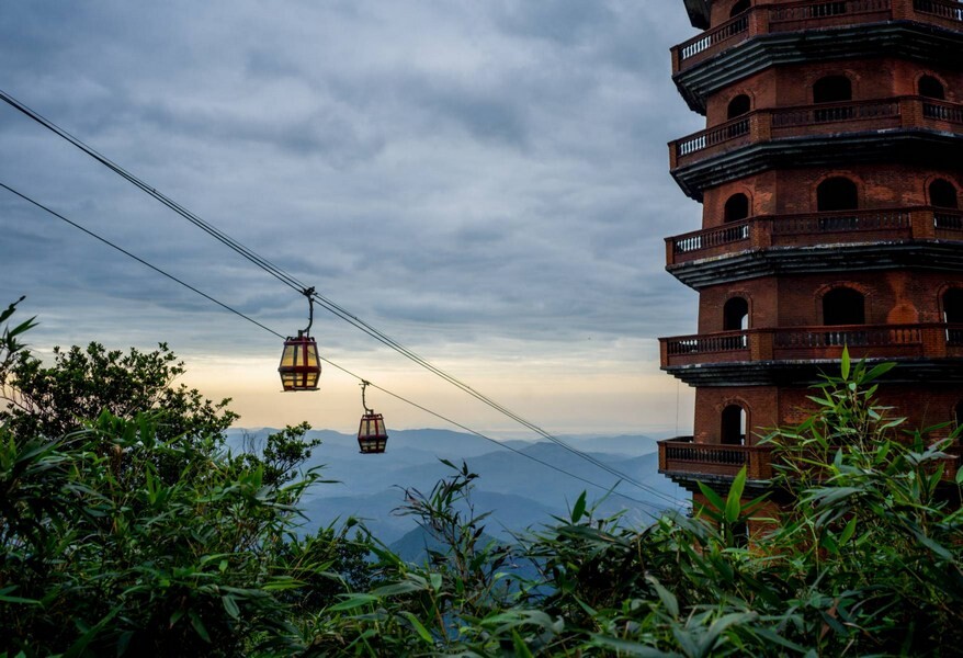 the Yen Tu Cable Car