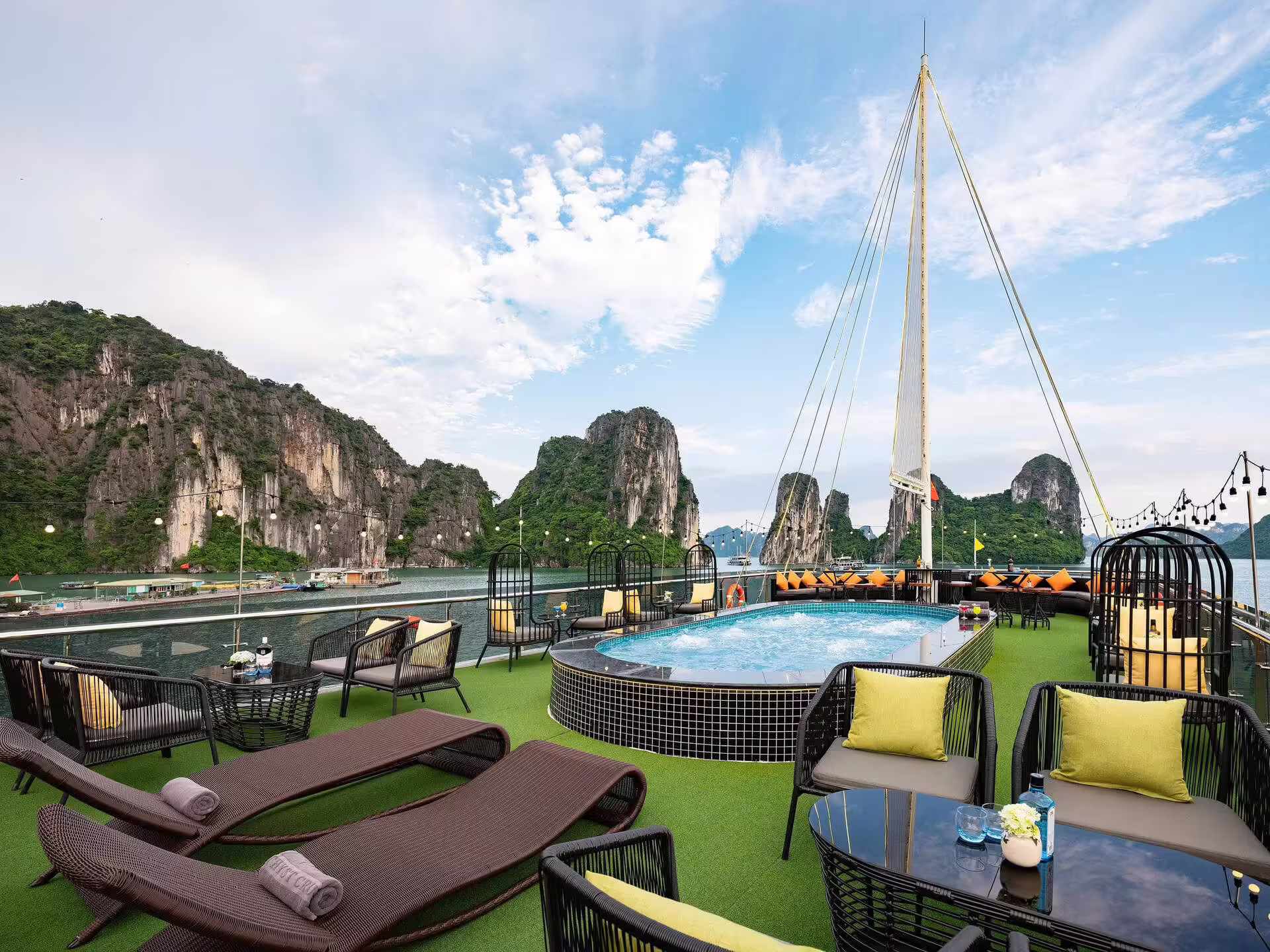 Dragon Luxury Ha Long (17)
