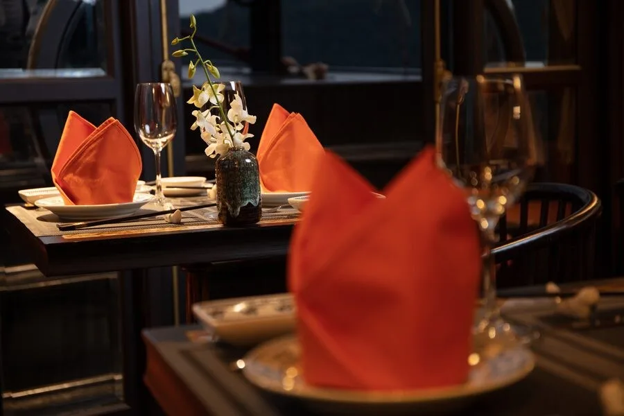 Prince Junk Indoor Dining 1