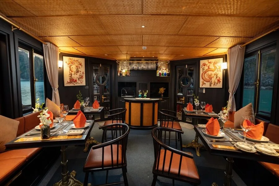 Prince Junk Indoor Dining 3