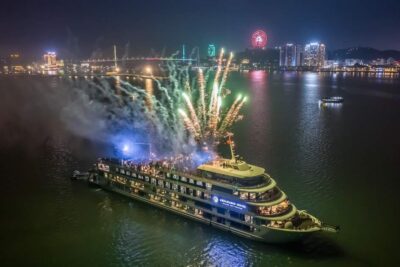 Top dinner cruises with live music in Ha Long Bay