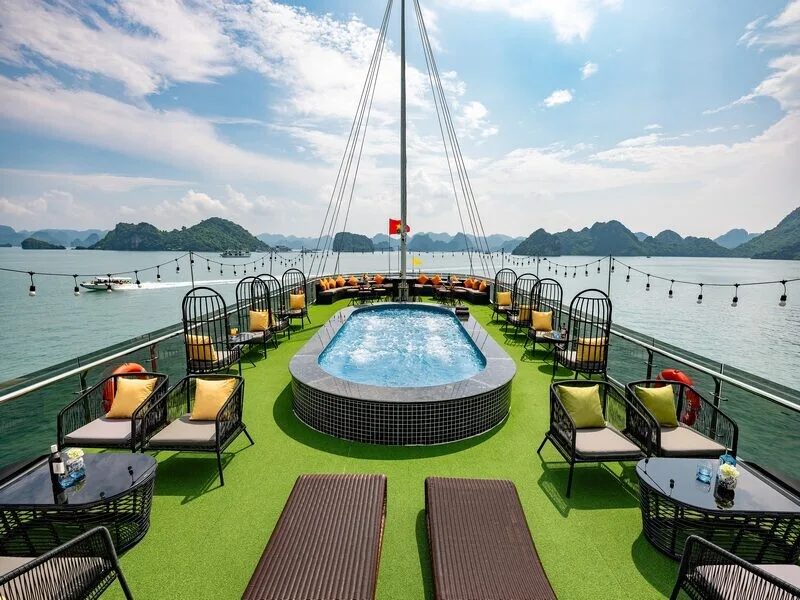 Du Thuyen Mai A Cruise (1)