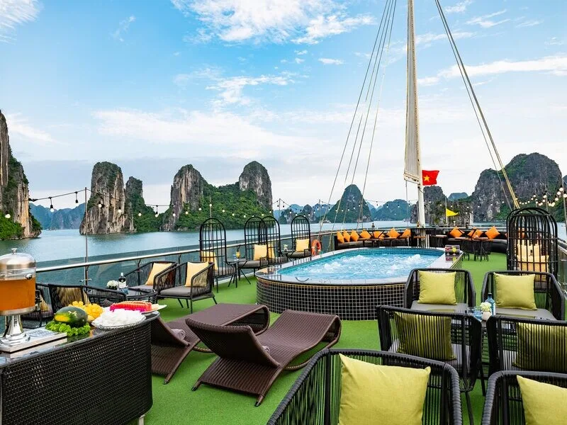 Du Thuyen Mai A Cruise (2)